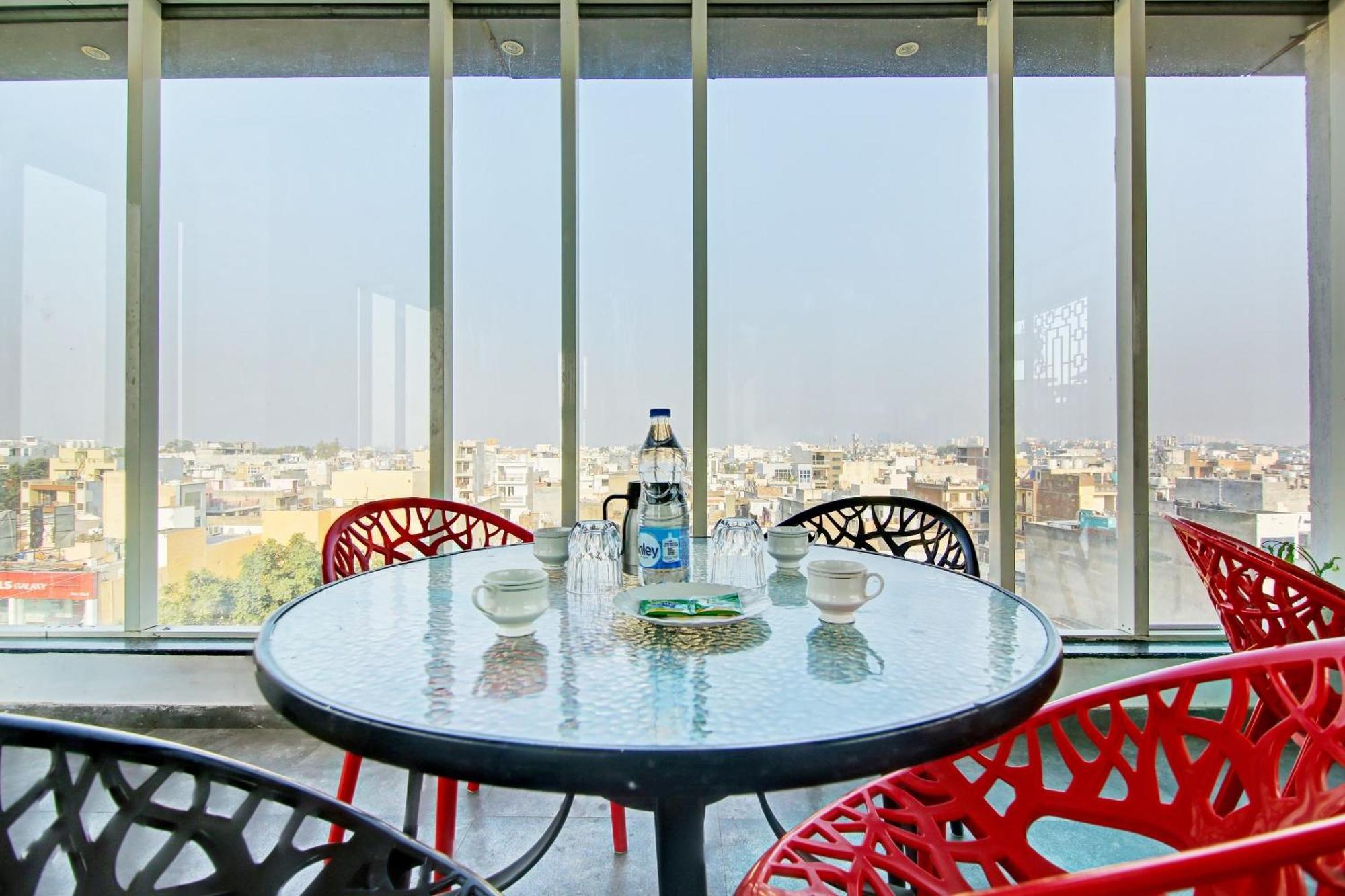 Super Townhouse Geetanjali Inn Γκουργκάον Εξωτερικό φωτογραφία